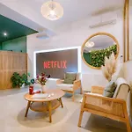 Eros - Loft Entier Avec Balneo & Retroprojecteur نييون